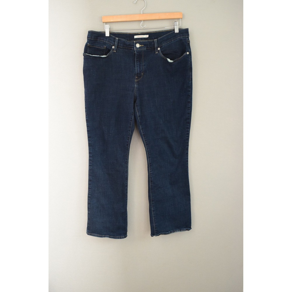 Levi's Women's Classic Bootcut Jeans Dark Wash Size 33